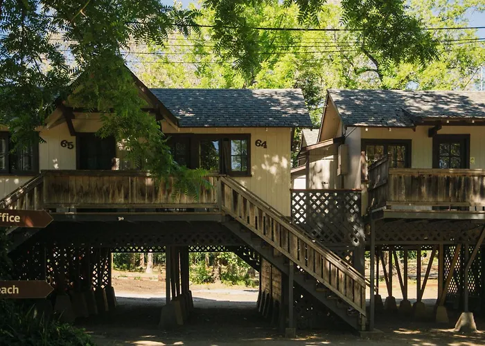 Johnson\'S Beach Cabins And Campground